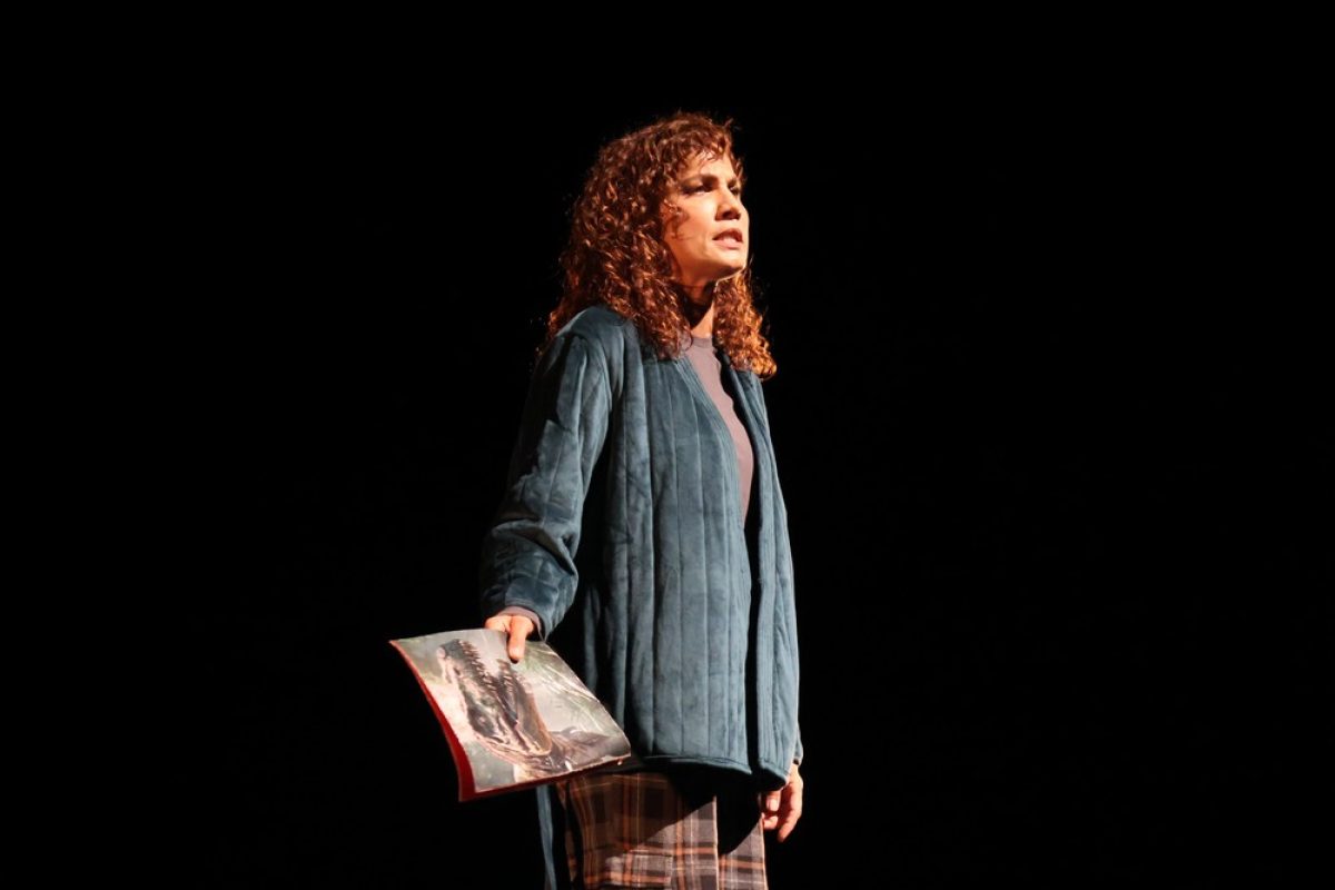 Toni Acosta se convierte en \'Una madre de película\' sobre el escenario del Auditorio ejidense