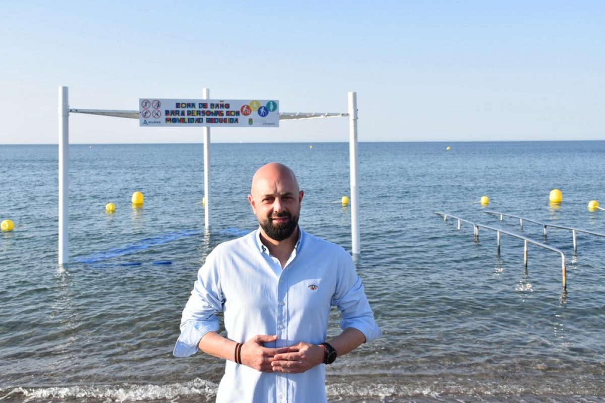 VOX celebra que el Partido Popular lleve a cabo su iniciativa de establecer zonas de baño adaptadas en Almerimar