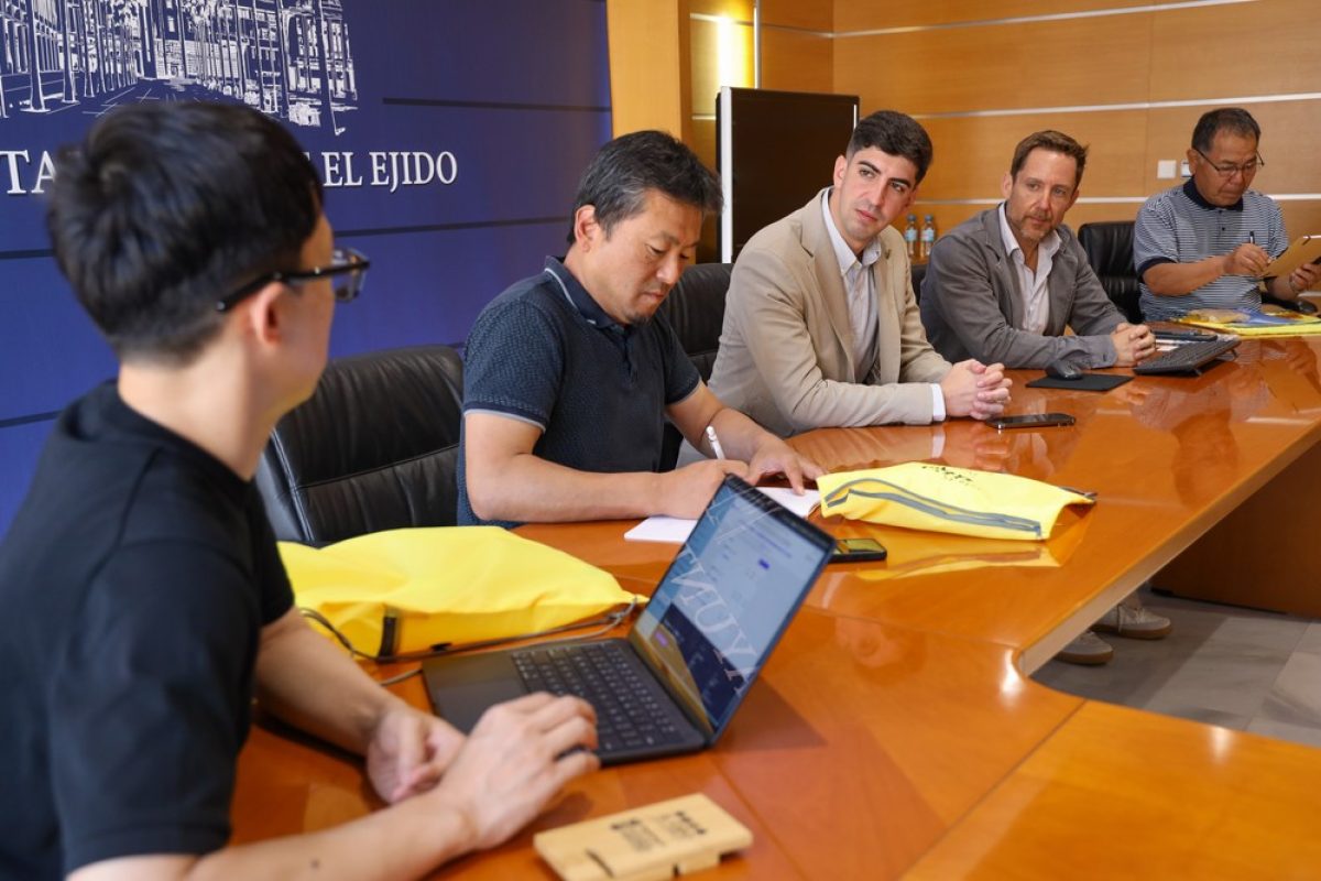 Una delegación japonesa visita El Ejido para conocer el modelo productivo agrícola