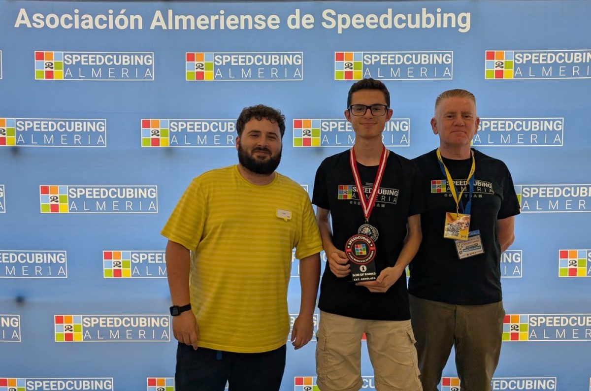 El ejidense Marco Criado, campeón absoluto de la II Liga Municipal de Speedcubing JDM 2025