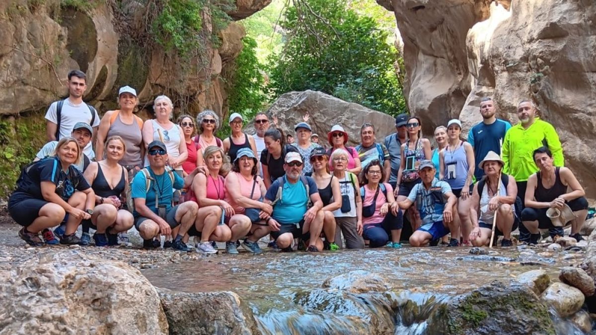 El sendero acuático de Padules pone fin al programa \'Adra en la Senda\' con más de una treintena de participantes