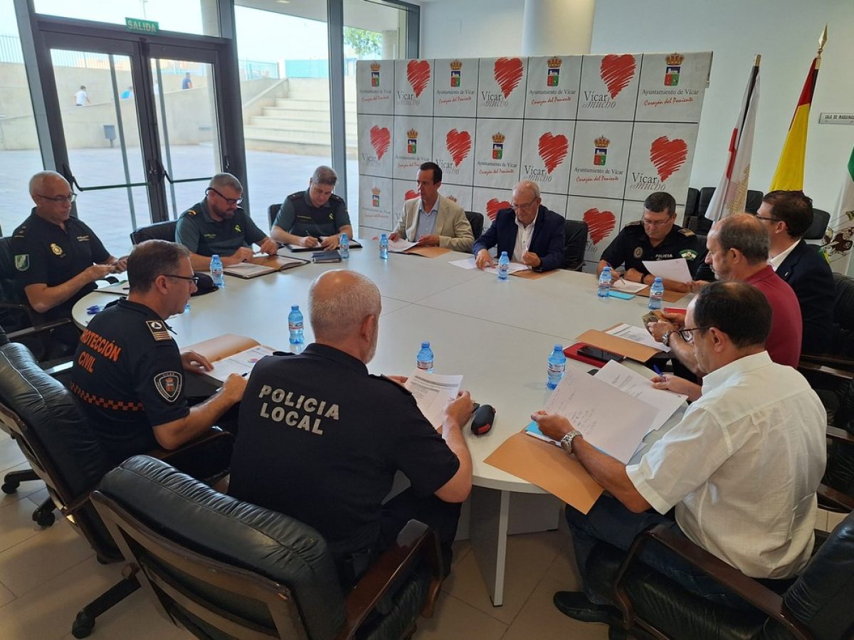 La Junta Local de Seguridad de Vícar refuerza la coordinación entre Guardia Civil y Policía Local para mejorar la seguridad ciudadana
