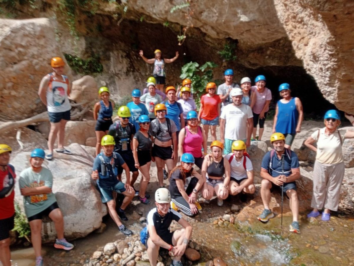 Una treintena de dalienses disfrutan una jornada por Las Canales de Padules