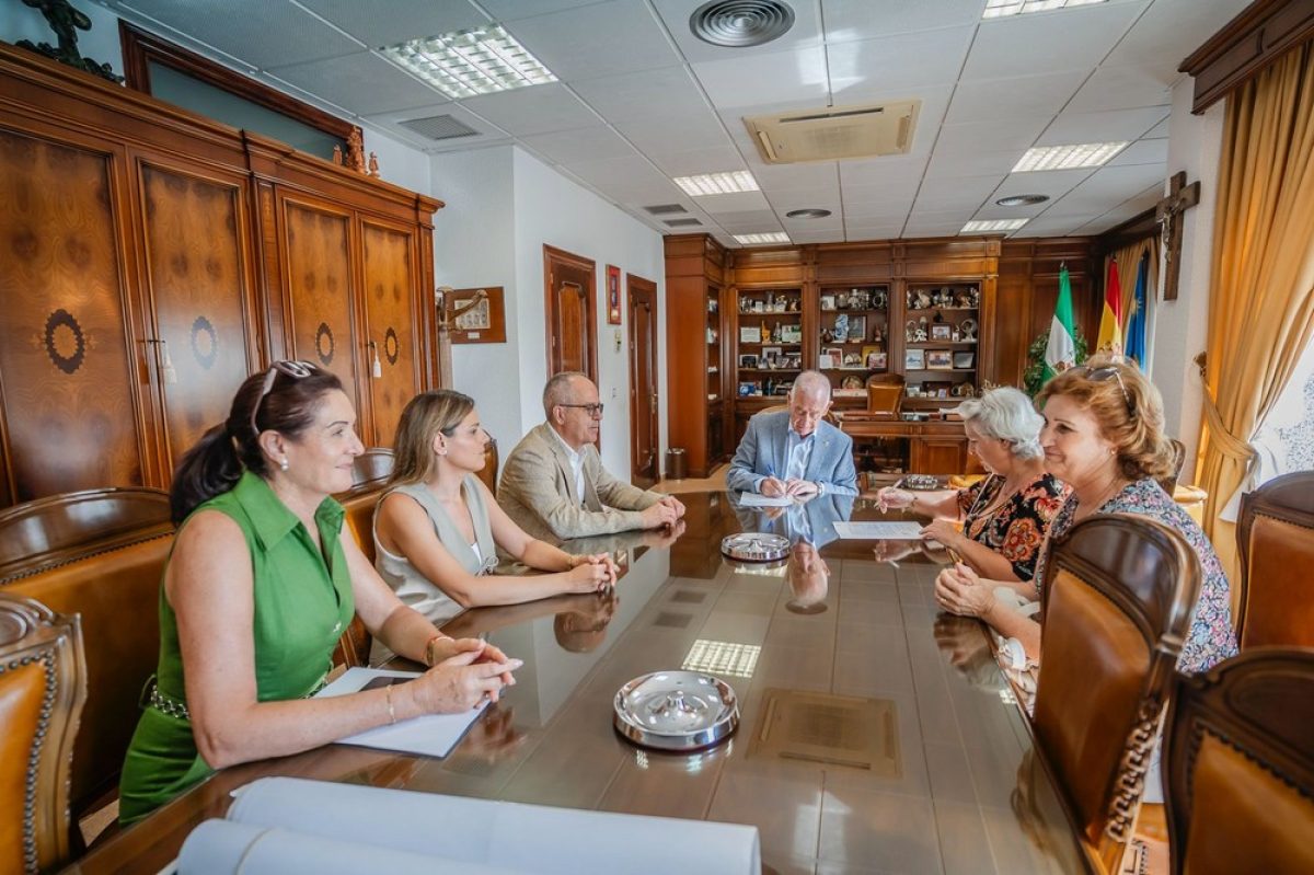 Roquetas de Mar firma un nuevo convenio de colaboración con la Asociación de Amas de Casa Stella Maris