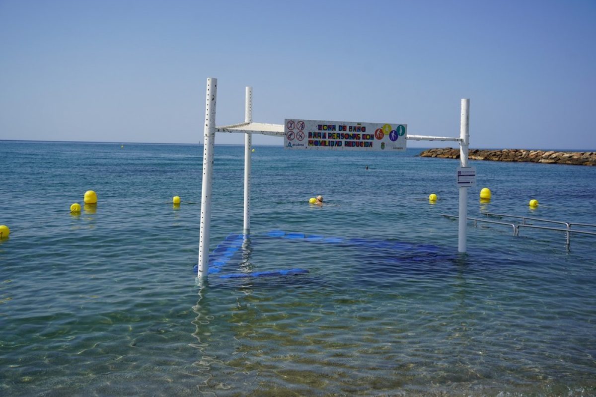 El Ejido apuesta por unas playas más accesibles con numerosos recursos a disposición de las personas con discapacidad