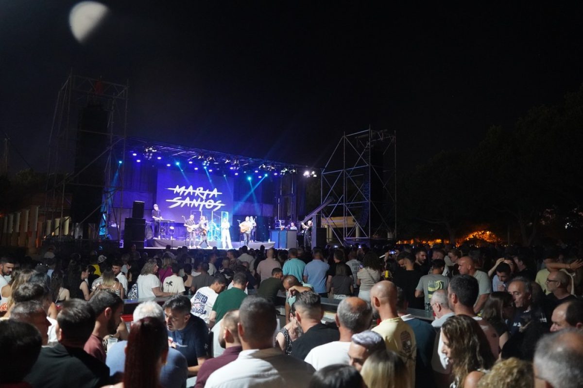 Marta Santos pone ritmo a las fiestas de San Isidro con su estilo flamenco pop