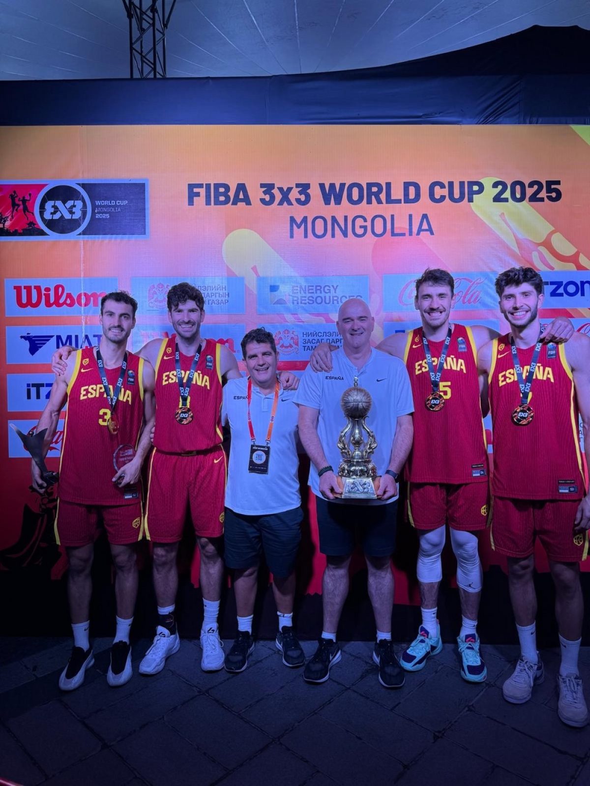 El entrenador mojonero Raúl Fernández campeón del mundo de 3x3 con España