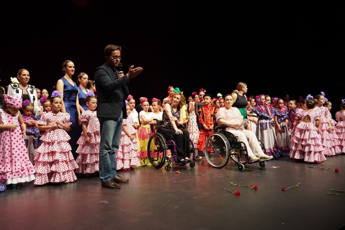 El IV Festival de la Escuela de Danza \'Alejandra Foruria\' reinterpreta \'La Cenicienta\' a beneficio de ASPAYM