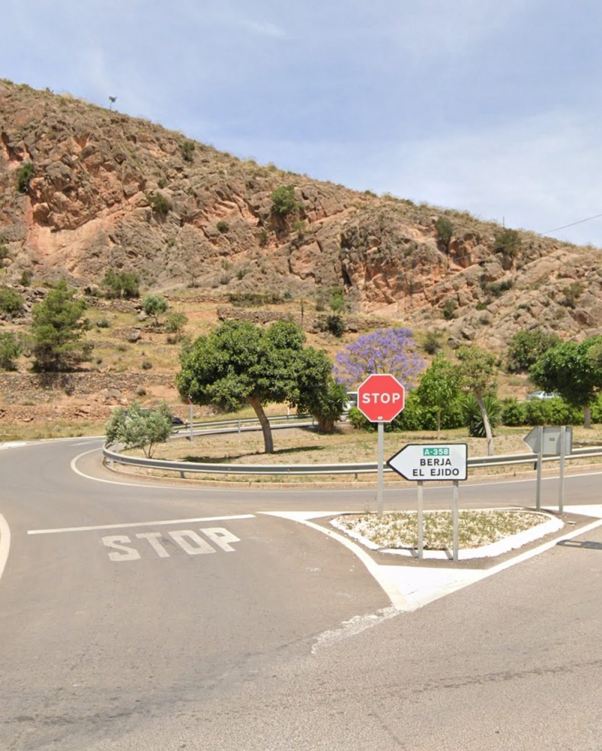 Un fallecido por un accidente de tráfico en la entrada norte de Dalías