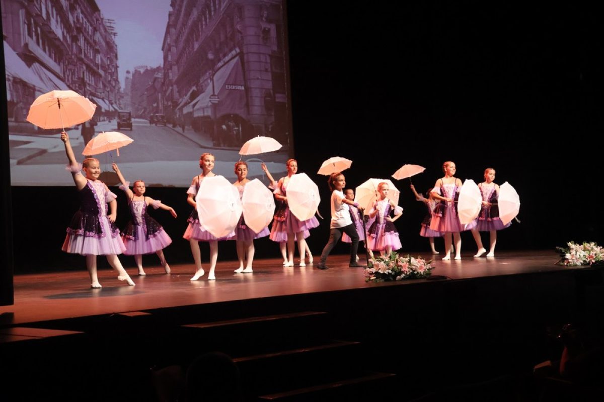 La gala de fin de curso de la Escuela Susana Pérez danza a beneficio \'Activa Tu Ocio y Di Capacitados\'