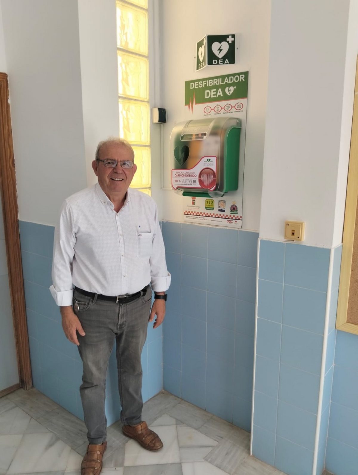 Todos los barrios de Vícar contarán con nuevos equipos desfibriladores