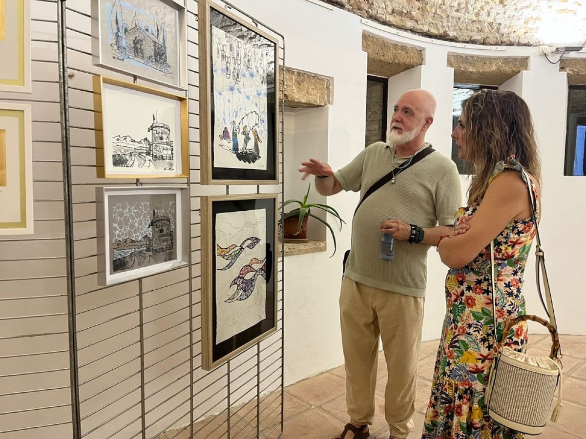El Castillo de Guardias Viejas acoge la exposición \'El eco de una década de arte\' de Plácido Martínez