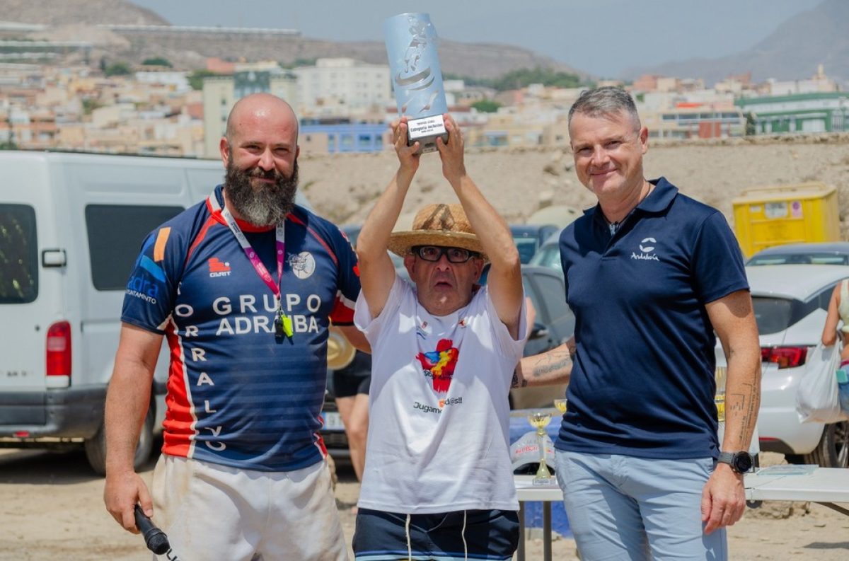 Más de 300 participantes en el VIII Torneo de Rugby Playa \'Ciudad de Adra\'