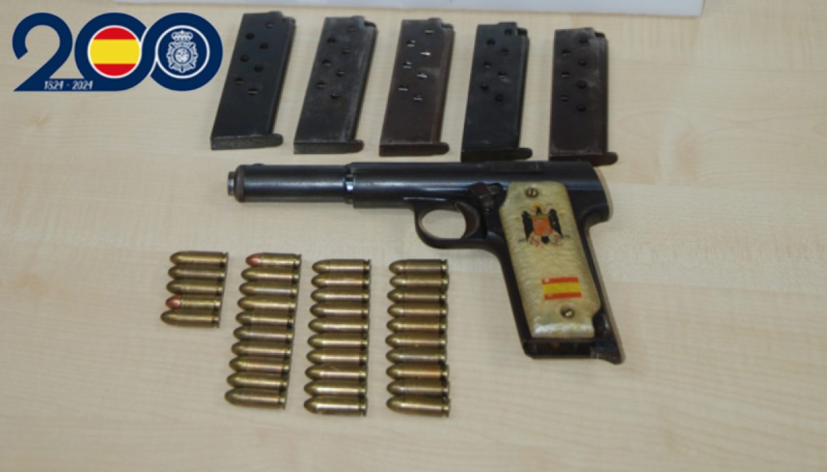 La Policía Nacional incauta una pistola cargada durante un control en Ejido Oeste