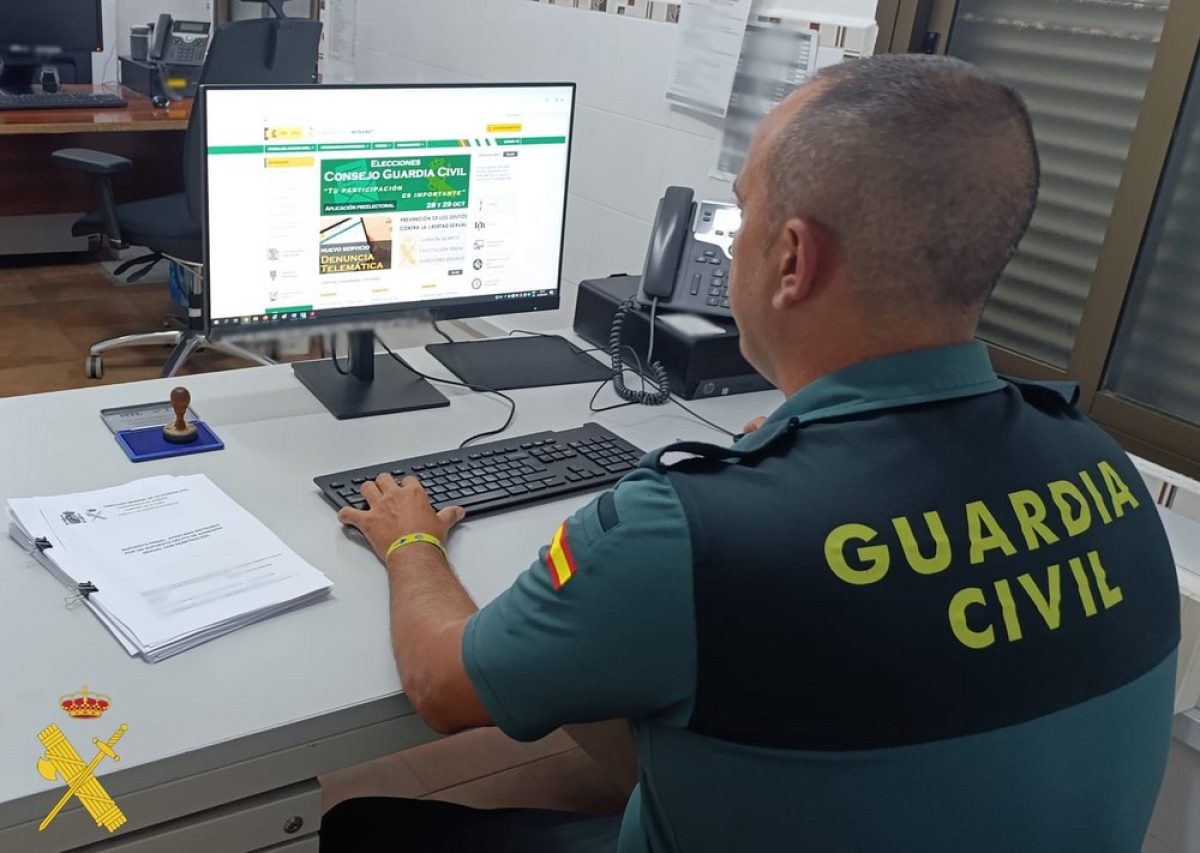La Guardia Civil detiene a un varón por un delito de detención ilegal y diversos delitos contra la libertad sexual en Roquetas de Mar